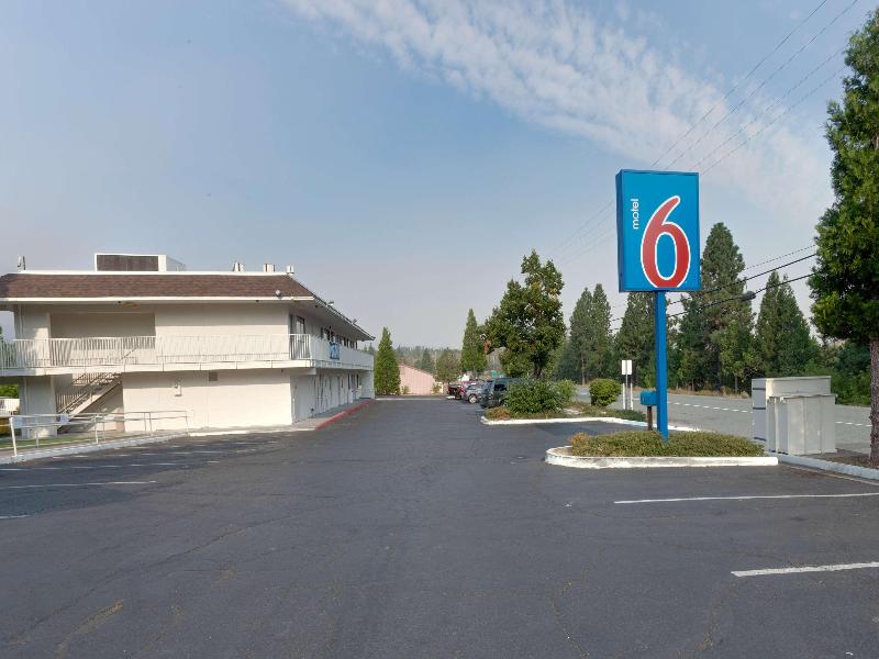 Motel 6 Weed, CA - Mount Shasta image