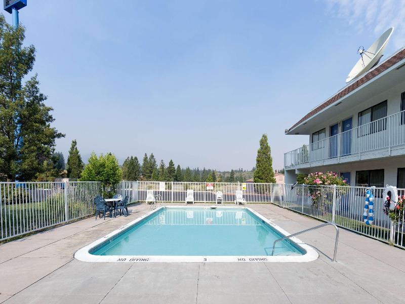 Motel 6 Weed, CA - Mount Shasta image
