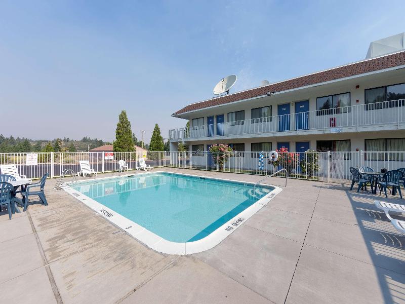 Motel 6 Weed, CA - Mount Shasta image