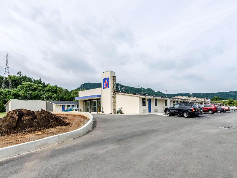 Motel 6 Troutville, VA image
