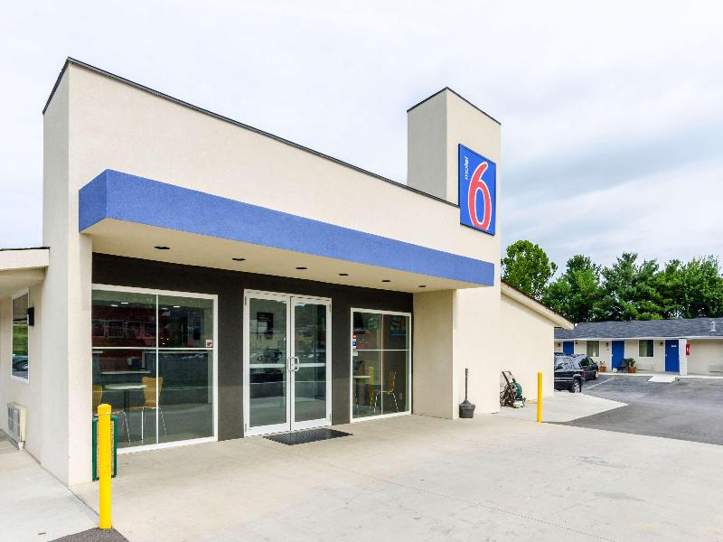 Motel 6 Troutville, VA image