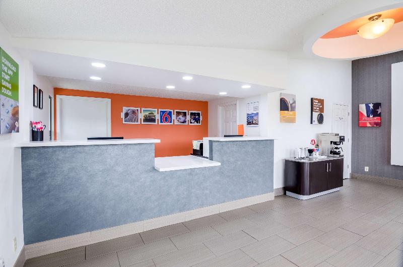 Motel 6 Troutville, VA image