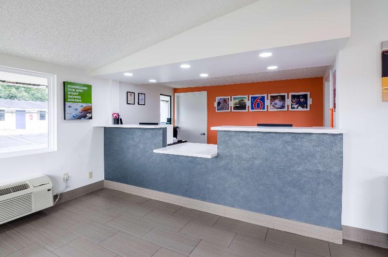 Motel 6 Troutville, VA image