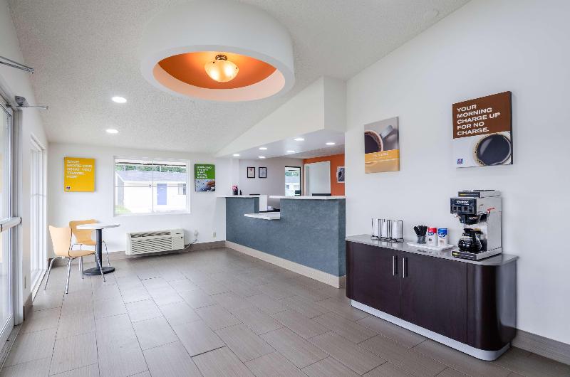 Motel 6 Troutville, VA image