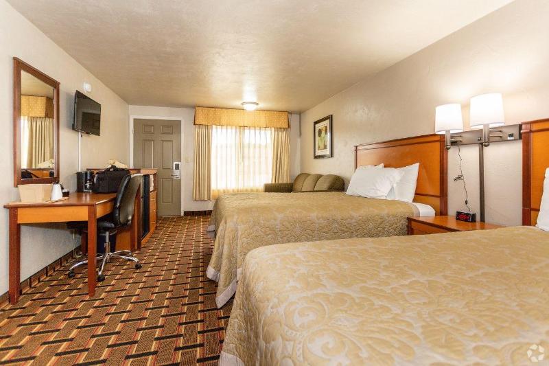 Anchor Bay Inn By OYO Reedsport image