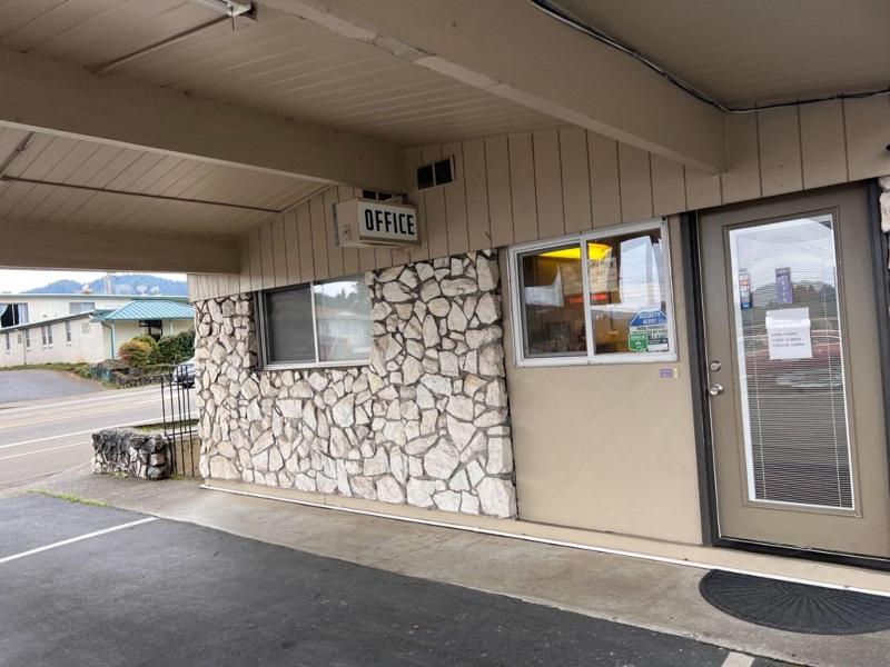 Anchor Bay Inn By OYO Reedsport image