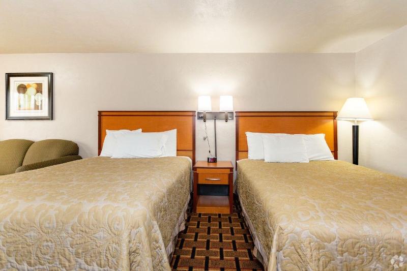Anchor Bay Inn By OYO Reedsport image 5