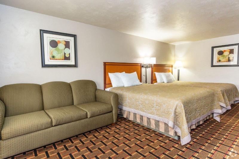 Anchor Bay Inn By OYO Reedsport image 2