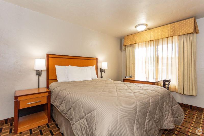 Anchor Bay Inn By OYO Reedsport image