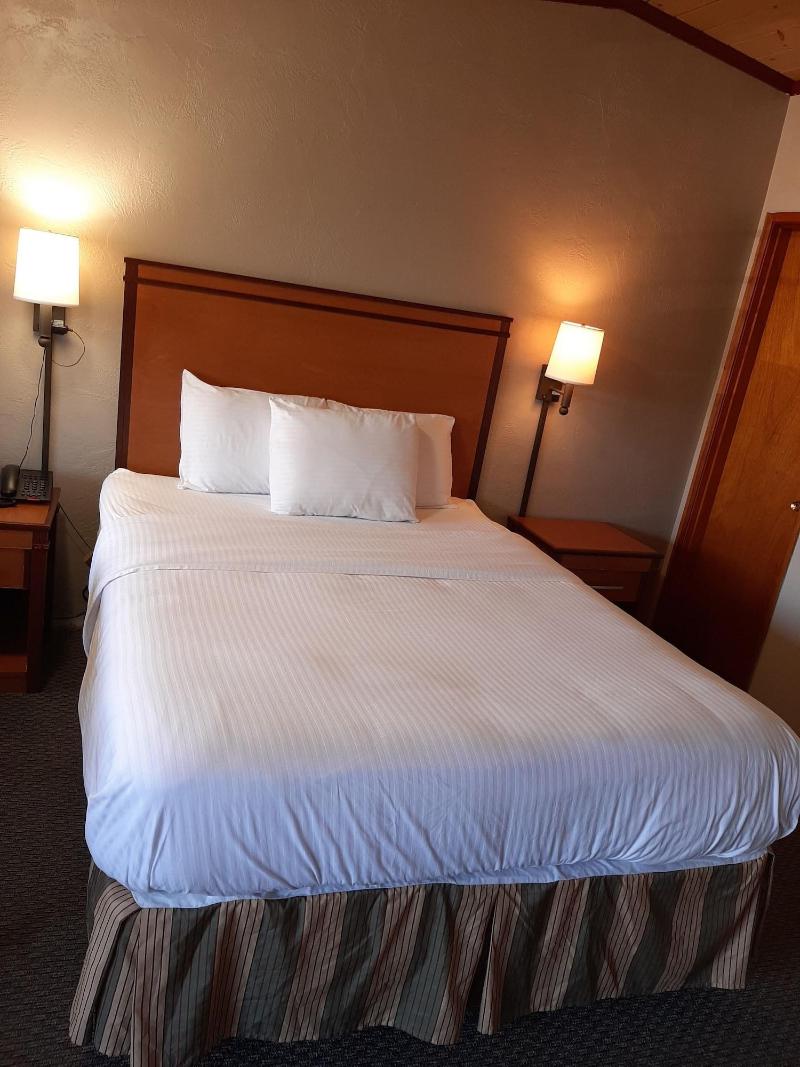 Anchor Bay Inn By OYO Reedsport image 7