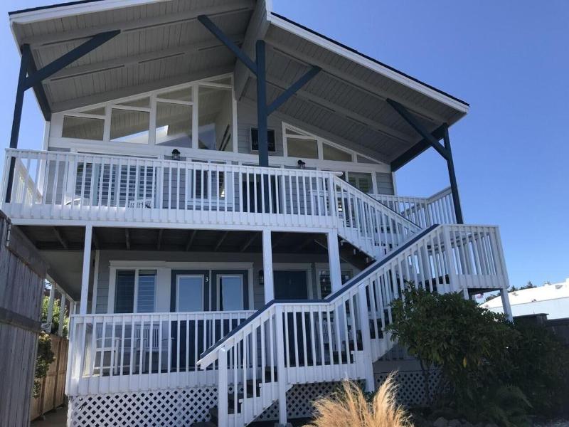 Bandon Marina Inn image
