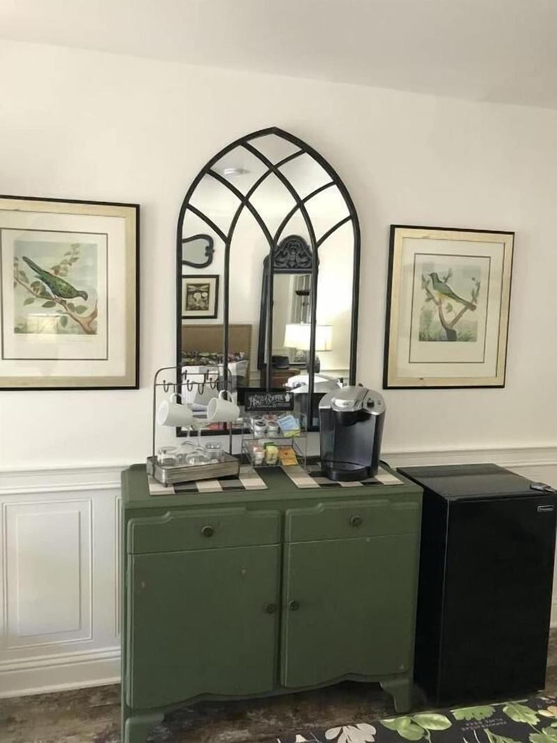 . Bandon Marina Inn