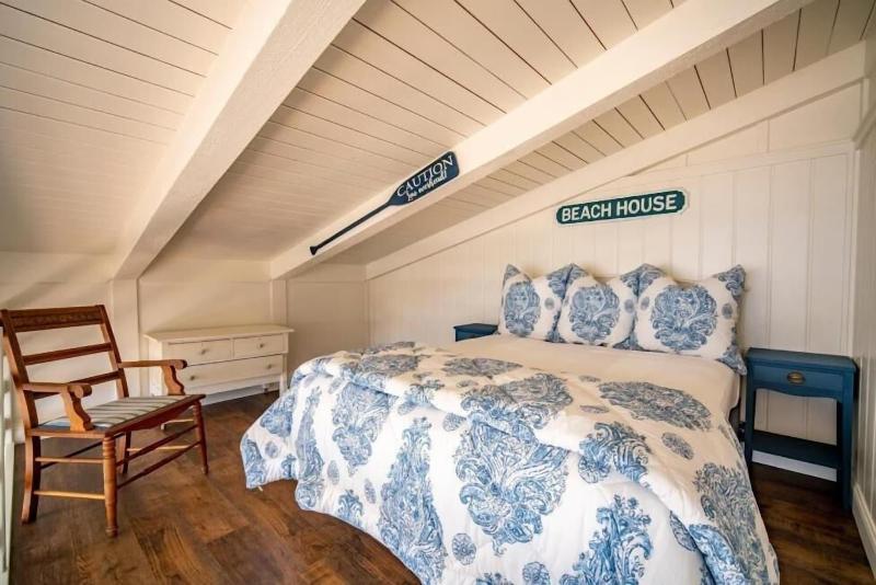 Bandon Marina Inn image