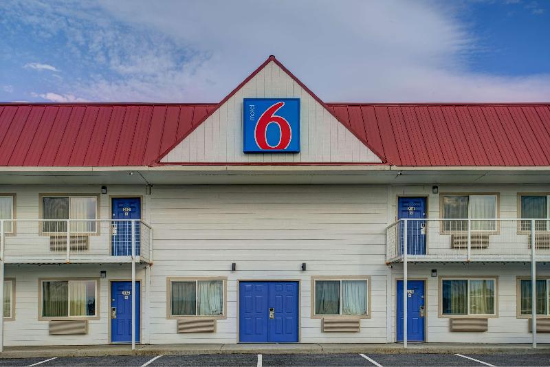 Motel 6 Baker City, OR image
