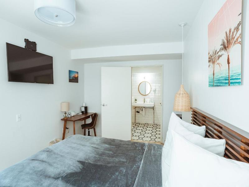 The Belmont Shore Inn image