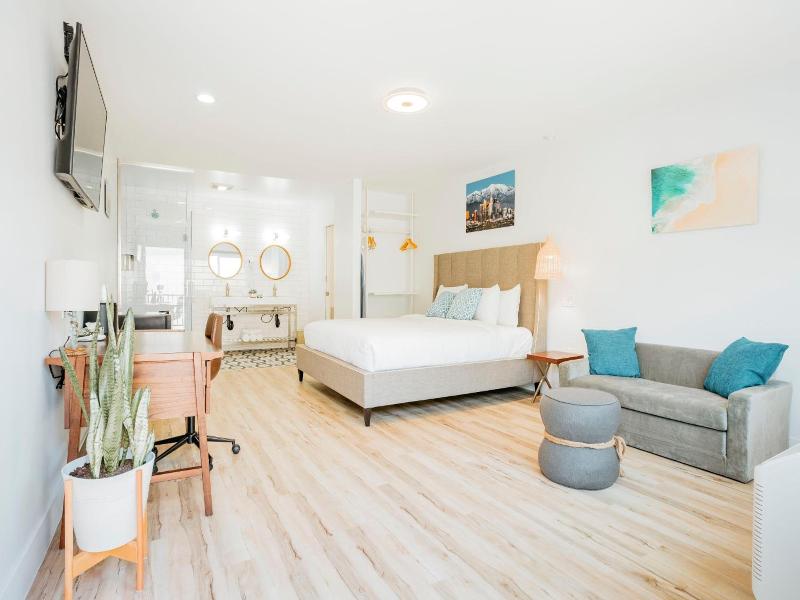 The Belmont Shore Inn image
