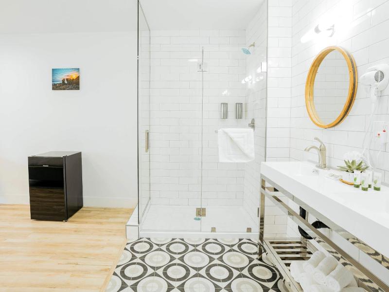 The Belmont Shore Inn image