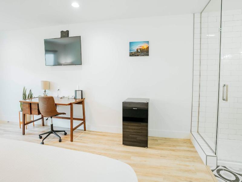 The Belmont Shore Inn image