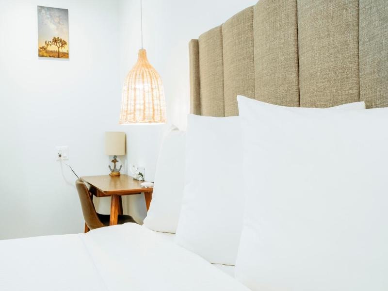 The Belmont Shore Inn image