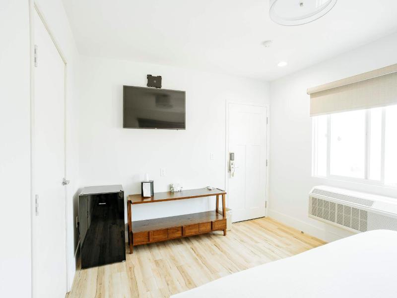 The Belmont Shore Inn image