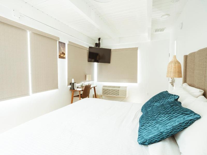 The Belmont Shore Inn image