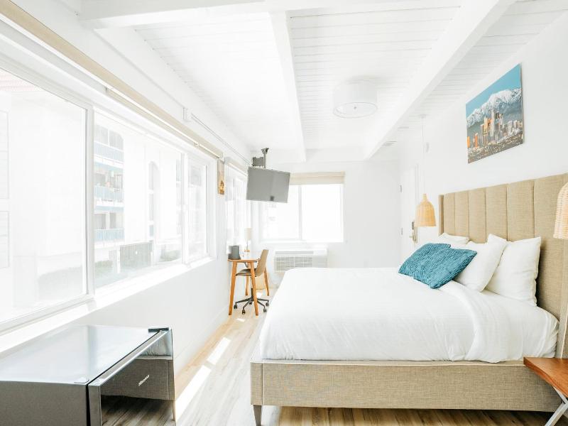 The Belmont Shore Inn image