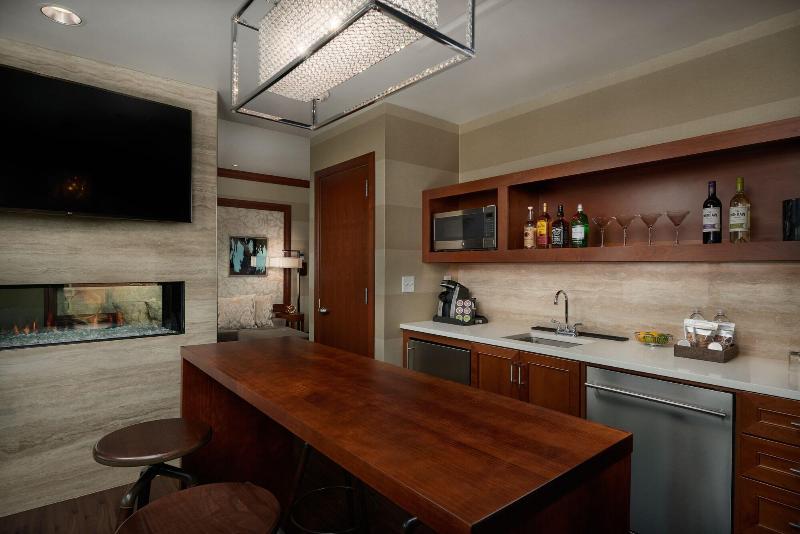 The Merrill Hotel, Muscatine, a Tribute Portfolio  image