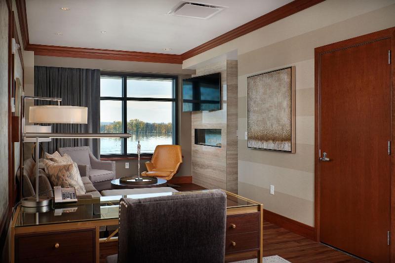 The Merrill Hotel, Muscatine, a Tribute Portfolio  image