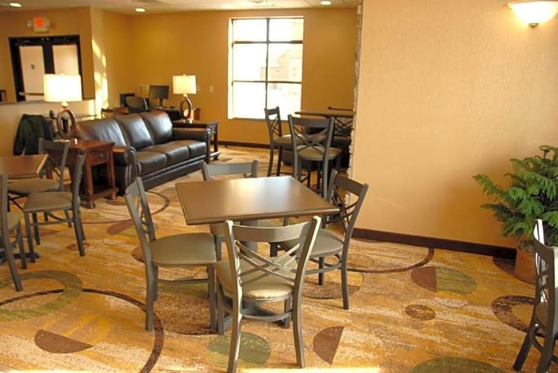 Comfort Inn & Suites Marquette - Prairie du Chien image