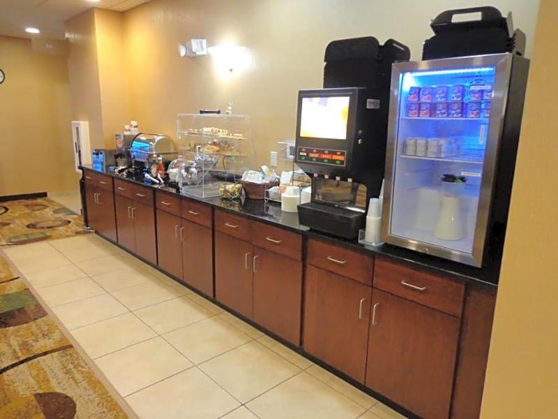 Comfort Inn & Suites Marquette - Prairie du Chien image