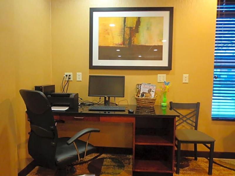 Comfort Inn & Suites Marquette - Prairie du Chien image