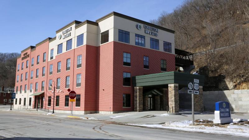 Comfort Inn & Suites Marquette - Prairie du Chien image