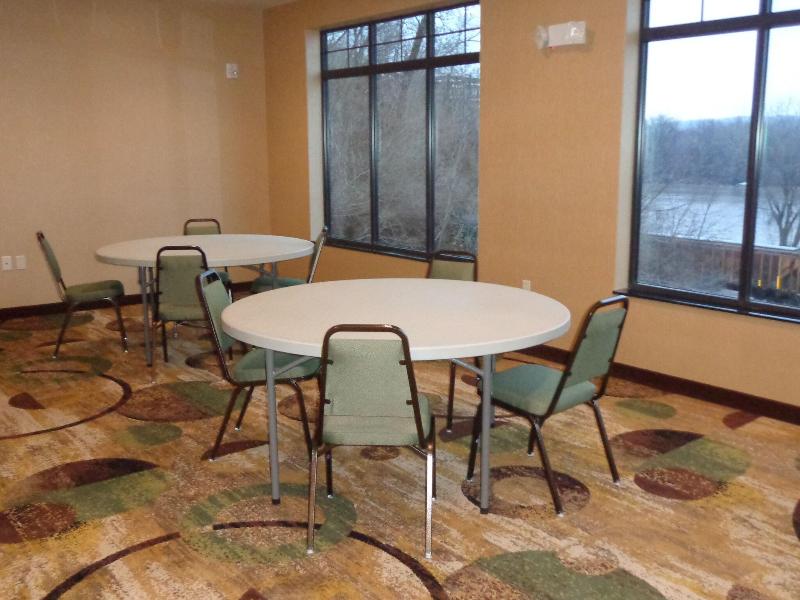 Comfort Inn & Suites Marquette - Prairie du Chien image