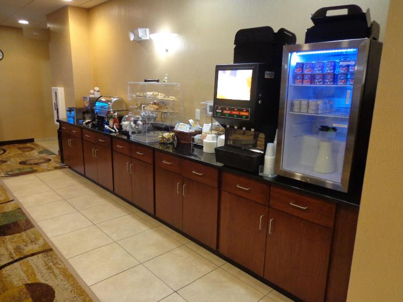 Comfort Inn & Suites Marquette - Prairie du Chien image