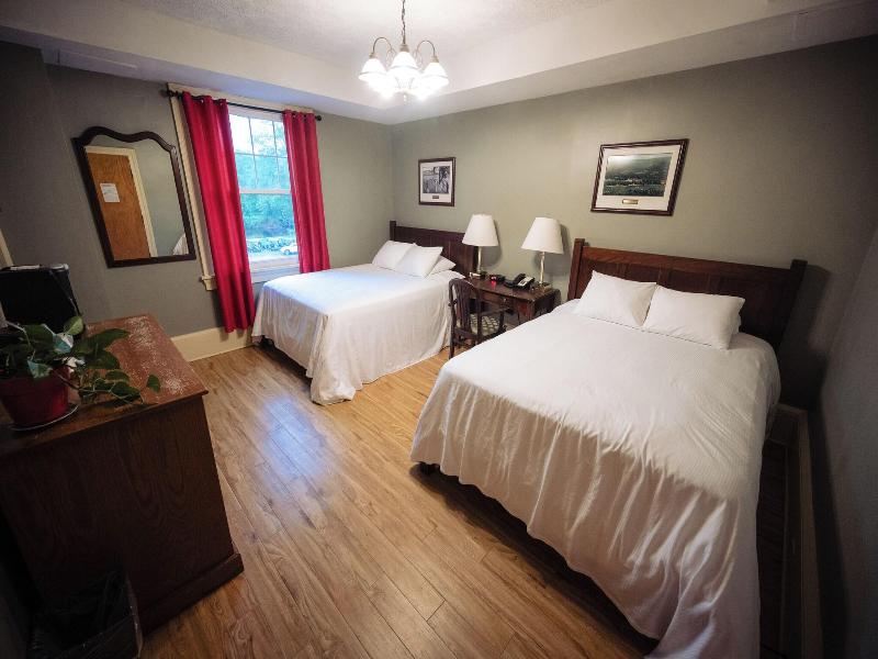 The Shawnee Inn And Golf Resort