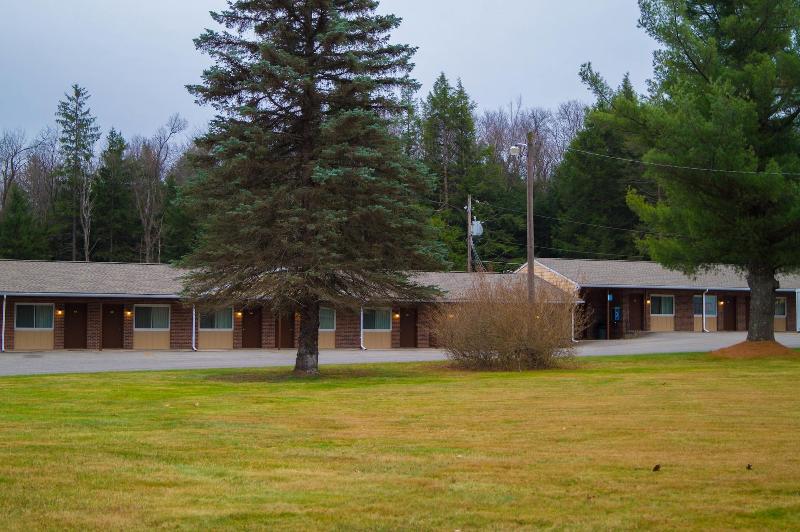 Sullivan Trail Inn & Suites image