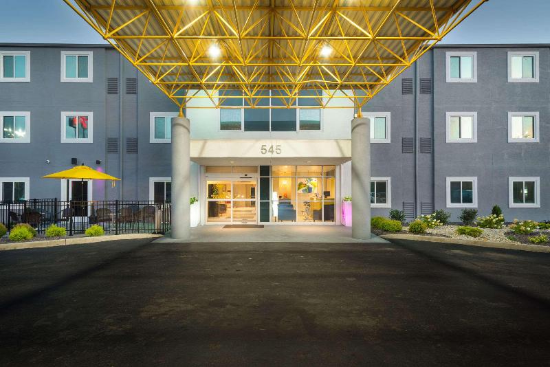 Studio Z Ascend Hotel Collection image