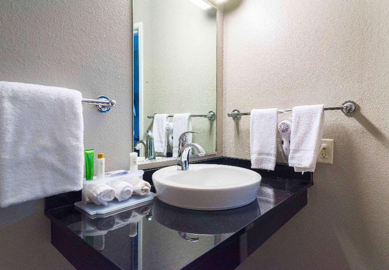 Studio Z Ascend Hotel Collection image
