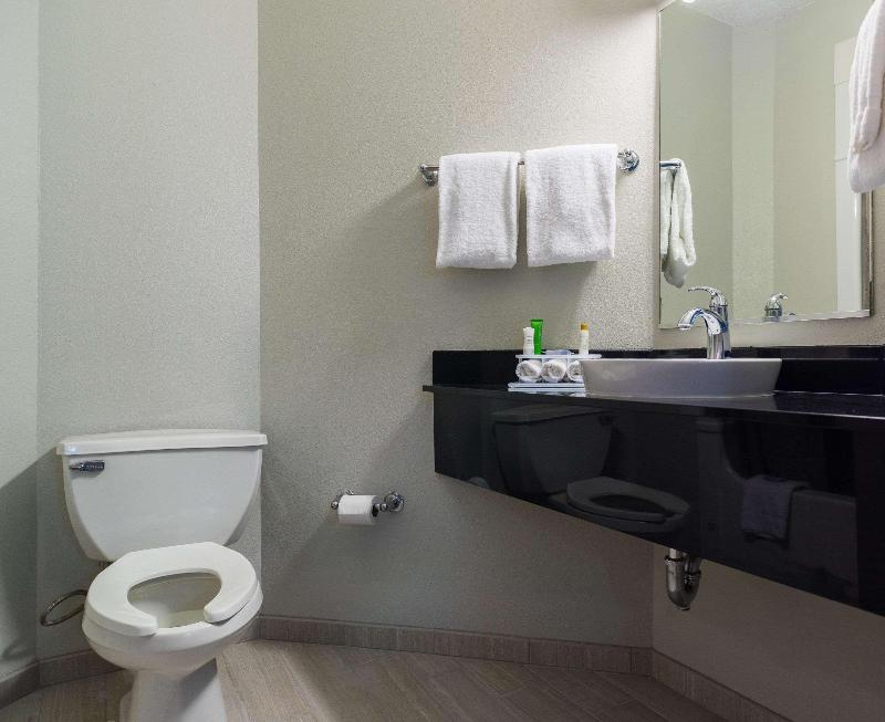 Studio Z Ascend Hotel Collection image