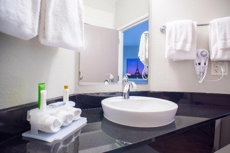 Studio Z Ascend Hotel Collection image