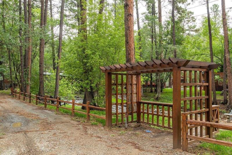 Ruidoso Lodge Cabins image