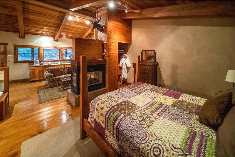 Ruidoso Lodge Cabins image