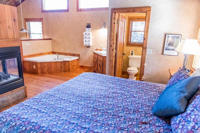 Ruidoso Lodge Cabins image