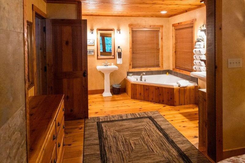 Ruidoso Lodge Cabins image