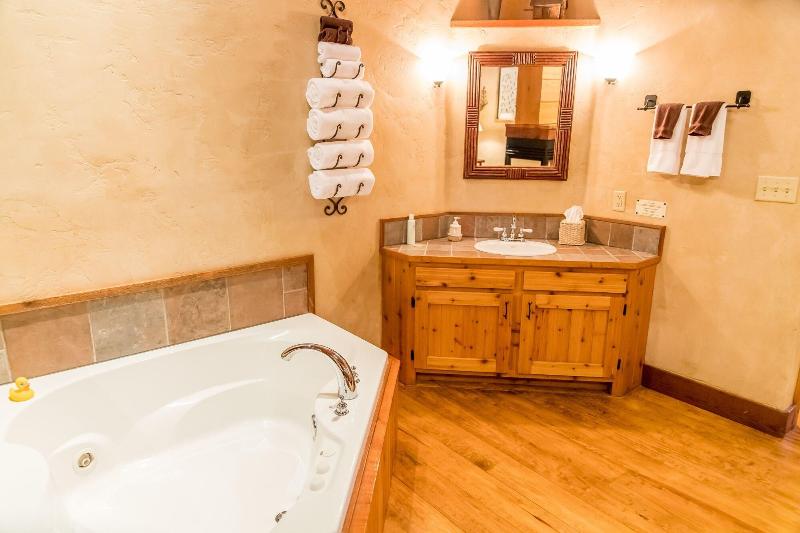 Ruidoso Lodge Cabins image