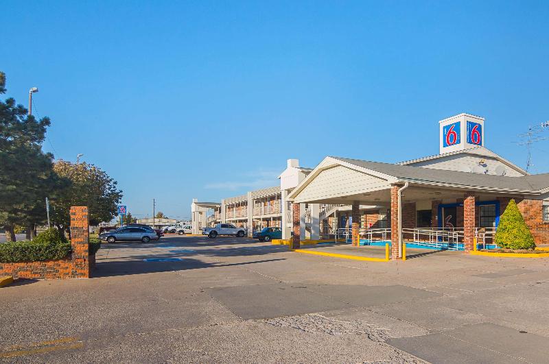 Motel 6 Lawton, OK image
