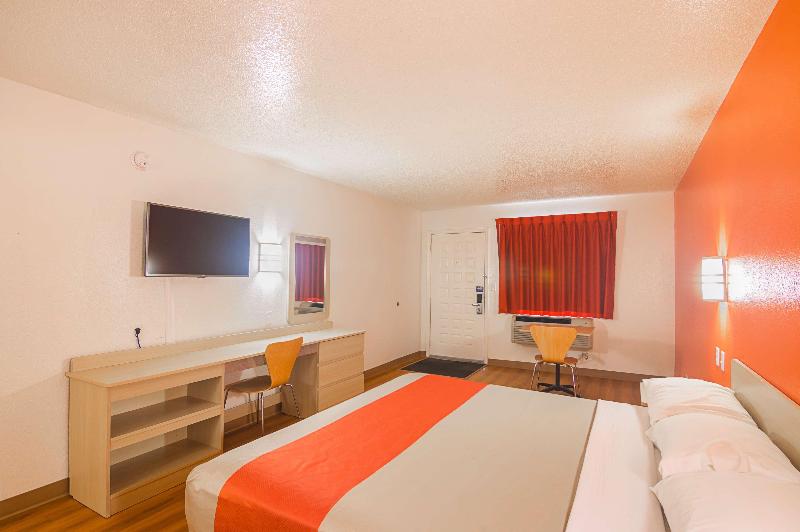 Motel 6 Lawton, OK image