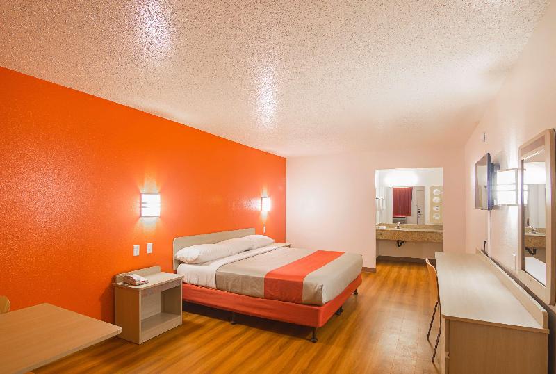 Motel 6 Lawton, OK image