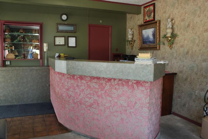 Double N Motel — view