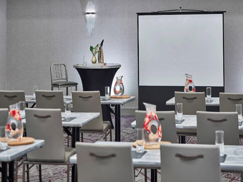 The Del Monte Lodge Renaissance Rochester Hotel & image